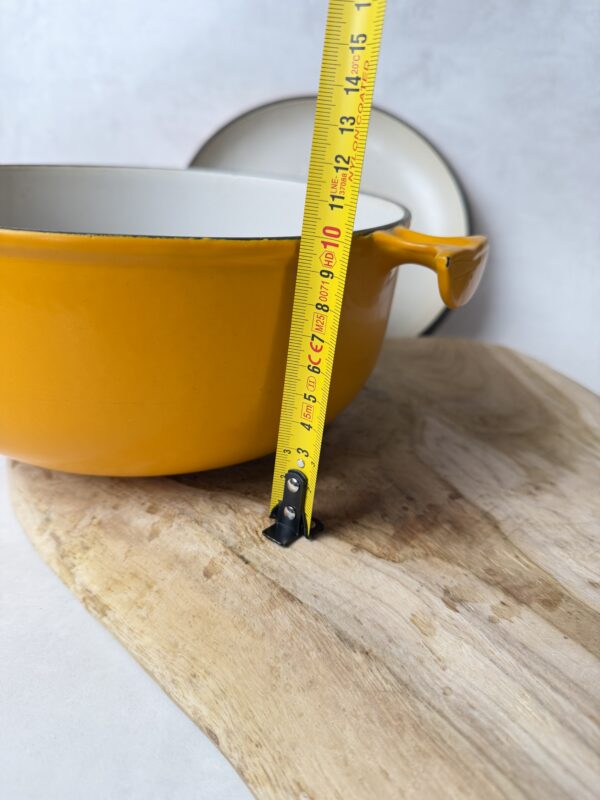 Cocotte fonte Le creuset émaillée jaune moutarde vintage couvercle