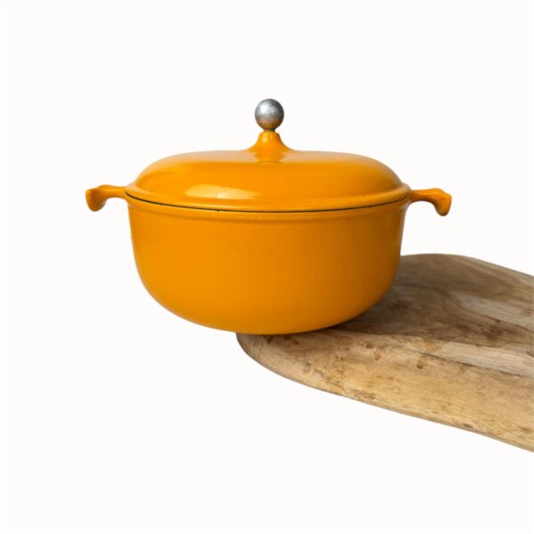 Cocotte fonte Le creuset émaillée jaune moutarde vintage couvercle