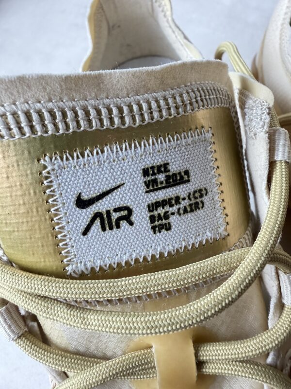 Nike Air VaporMax 2019 beige doré femme US 10 EU 42