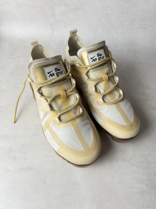 Nike Air VaporMax 2019 beige doré femme US 10 EU 42