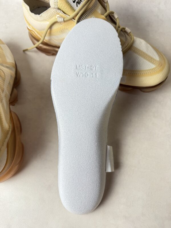 Nike Air VaporMax 2019 beige doré femme US 10 EU 42