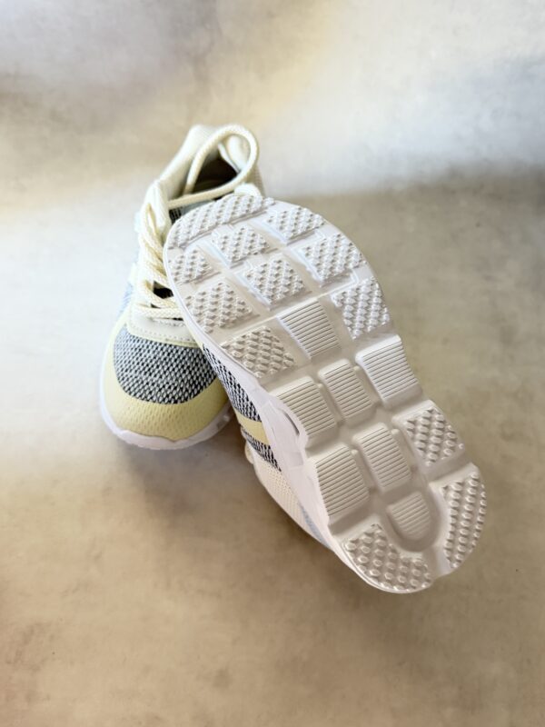 Xti baskets enfant beige vegan taille 28
