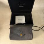 Le Tanneur sac bandoulière cuir noir sans couture