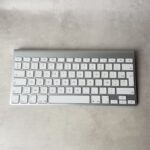 Clavier Apple Magic Keyboard blanc AZERTY sans fil Bluetooth A1255