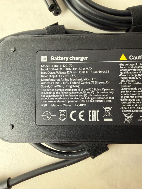 Chargeur de batterie pour trottinette électrique Xiaomi BCTA+71420-1701 noir — vue 3