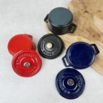 Lot de 3 mini cocottes avec couvercles Staub multicolore taille 10 cm — vue 9