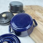 Lot de 3 mini cocottes avec couvercles Staub multicolore taille 10 cm — vue 10