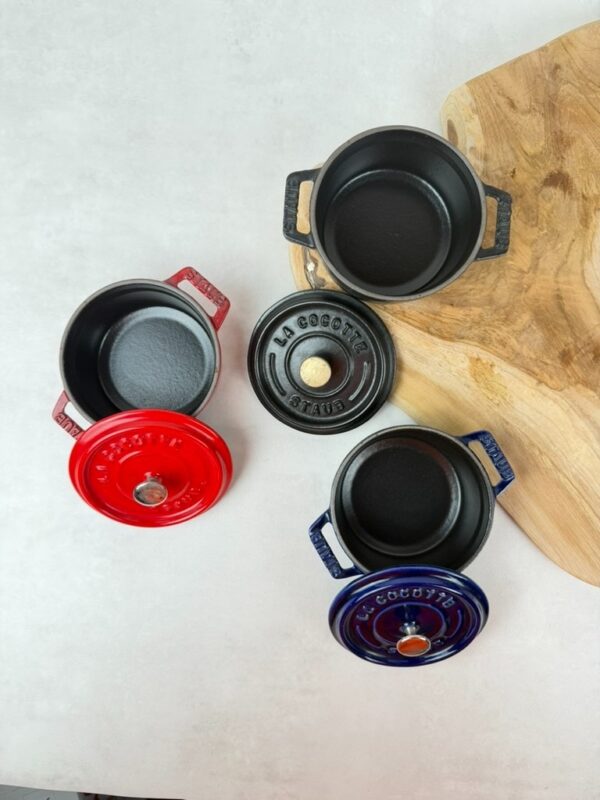 Lot de 3 mini cocottes avec couvercles Staub multicolore taille 10 cm — vue 3