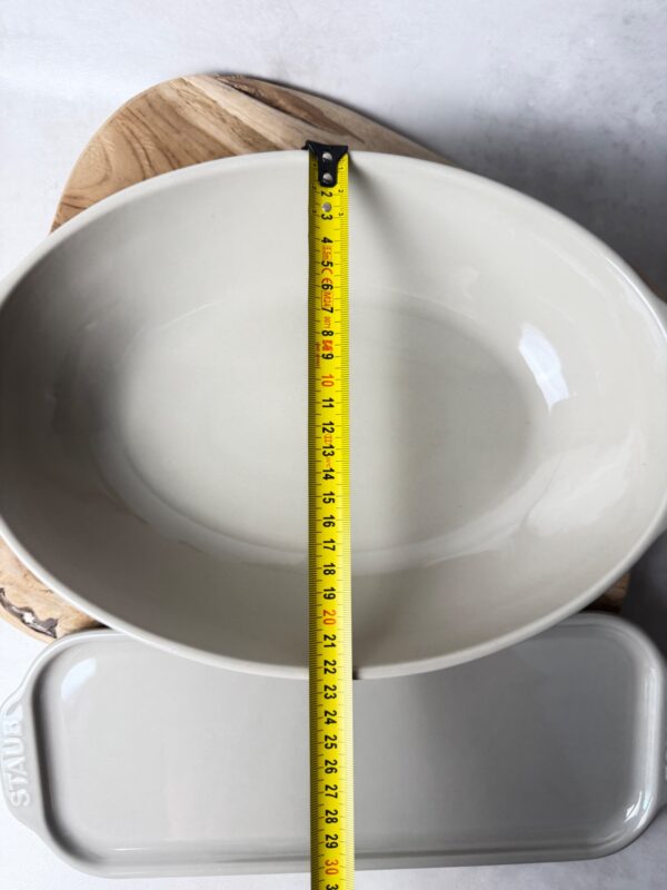 Lot de 2 plats à four Staub gris taupe taille TU — vue 5