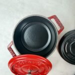 Lot de 3 mini cocottes avec couvercles Staub multicolore taille 10 cm — vue 8