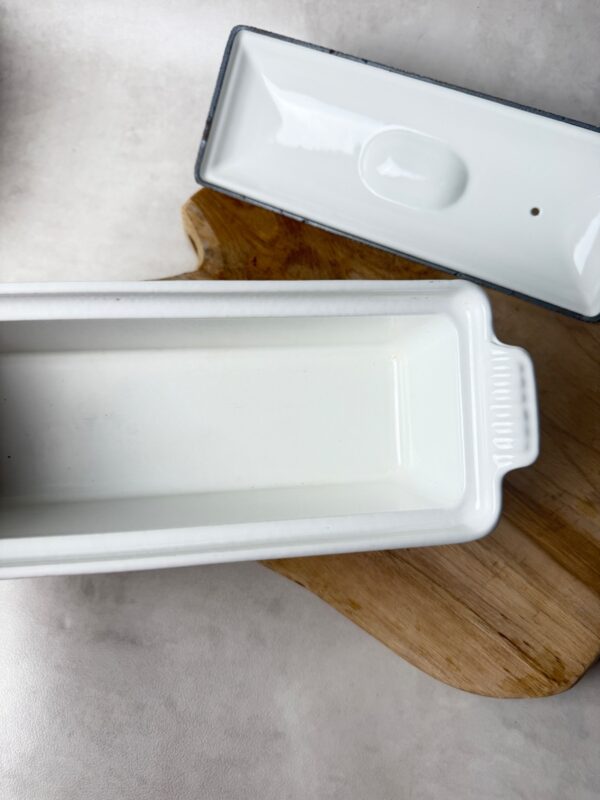 Terrine rectangulaire à couvercle Le Creuset blanc taille 28 — vue 7