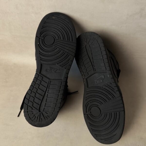 Baskets montantes Nike Air Jordan 1 Mid GS noir taille 39 — vue 7