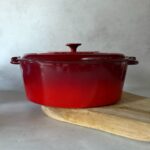 Cocotte ovale avec couvercle Paul Bocuse rouge bordeaux taille 35 cm — vue 2