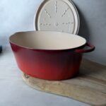 Cocotte ovale avec couvercle Paul Bocuse rouge bordeaux taille 35 cm — vue 6