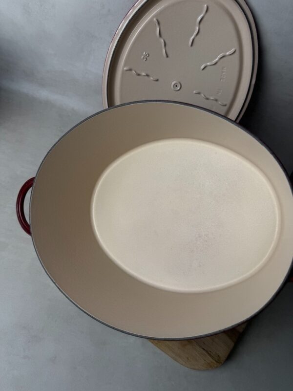 Cocotte ovale avec couvercle Paul Bocuse rouge bordeaux taille 35 cm — vue 8
