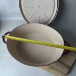 Cocotte ovale avec couvercle Paul Bocuse rouge bordeaux taille 35 cm — vue 10