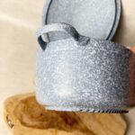 Cocotte ovale avec couvercle gris moucheté — vue 10