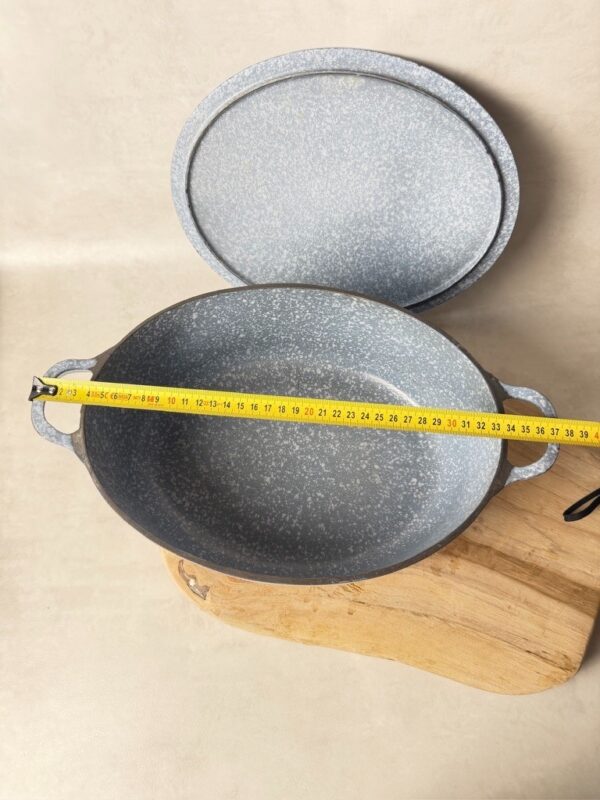 Cocotte ovale avec couvercle gris moucheté — vue 12