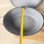 Cocotte ovale avec couvercle gris moucheté — vue 13