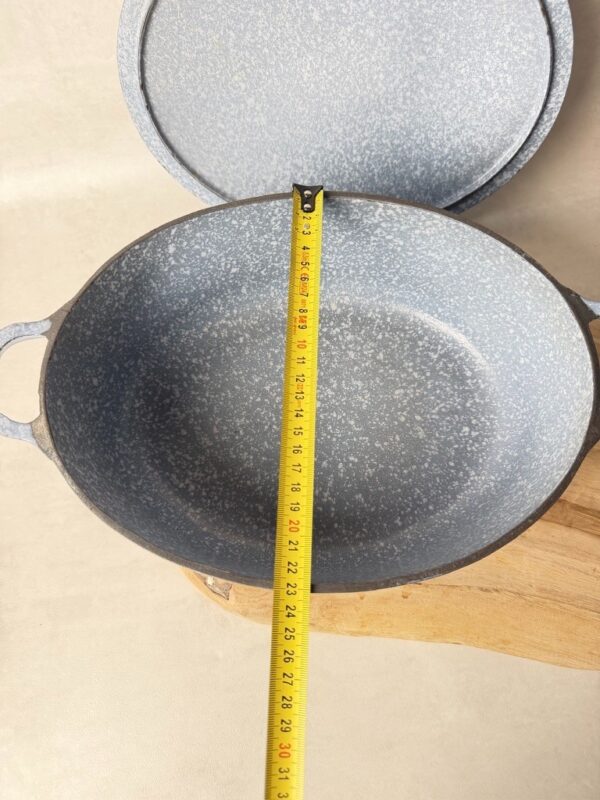 Cocotte ovale avec couvercle gris moucheté — vue 13
