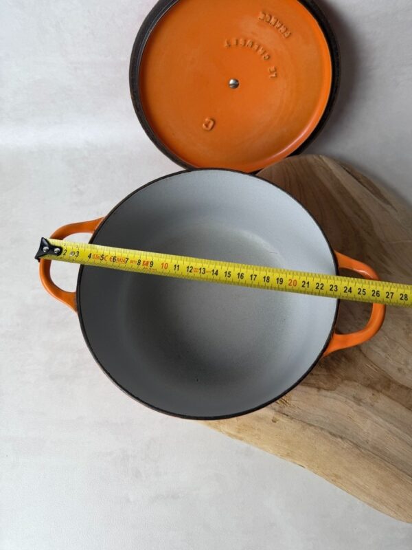 Cocotte ronde avec couvercle Le Creuset orange taille 26 cm — vue 9