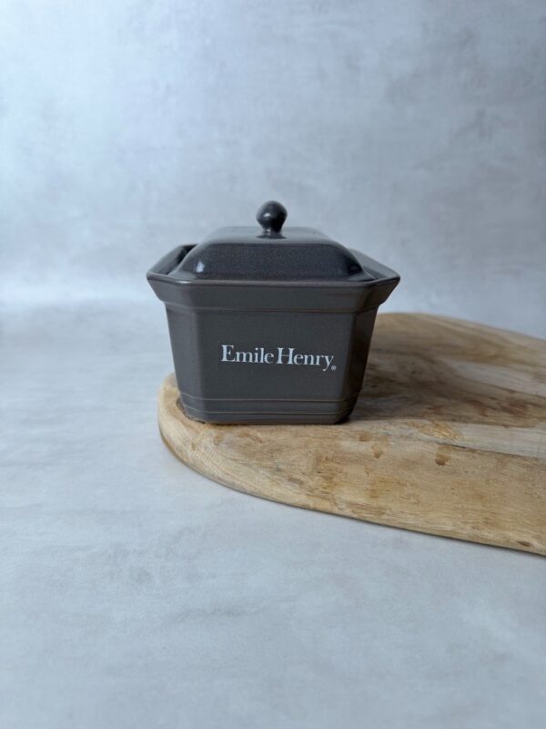Terrine avec couvercle Emile Henry gris anthracite — vue 3