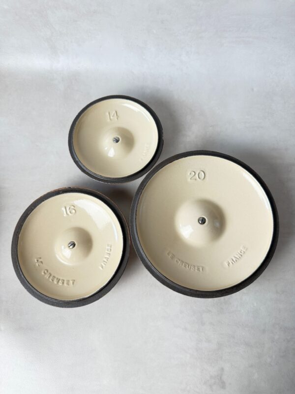 Lot de 3 casseroles avec couvercles Le Creuset la mama marron taille 14, 16 et 18 cm — vue 5
