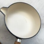Lot de 3 casseroles avec couvercles Le Creuset la mama marron taille 14, 16 et 18 cm — vue 17