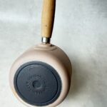 Casserole à bec verseur Cousances taupe — vue 5