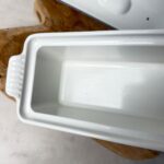 Terrine rectangulaire à couvercle Le Creuset blanc taille 28 — vue 6