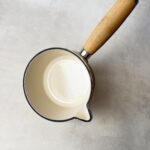 Casserole à bec verseur Cousances taupe — vue 4