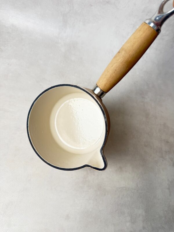 Casserole à bec verseur Cousances taupe — vue 4