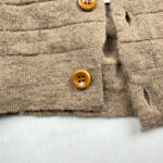 Gilet cardigan enfant Aymara unisexe marron taupe taille 4 ans — vue 16